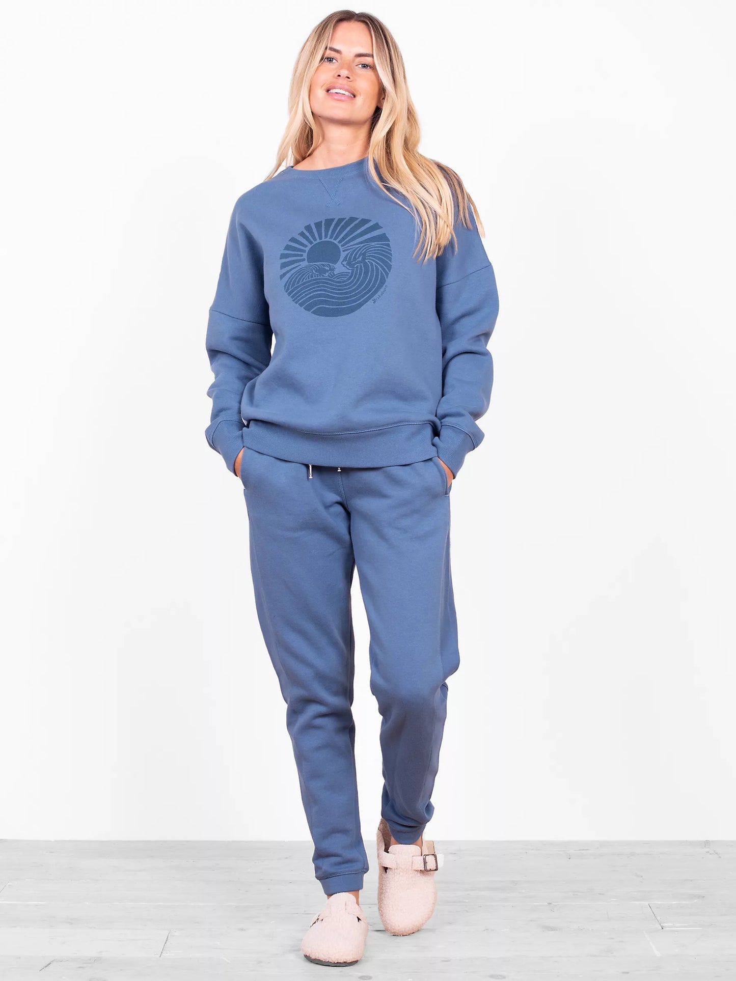 Sunrise Wave Graphic Sweatshirt