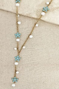 Envy Pearl And Blue Flower Neckace